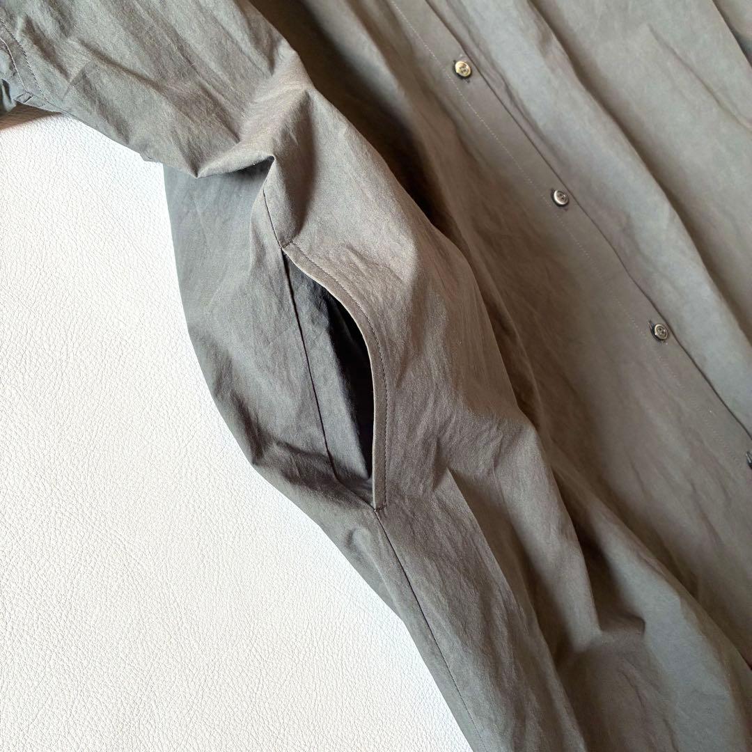 美品✨ビアズリー　2023AW　後ろフリルシャツワンピース　グレー　マキシ丈