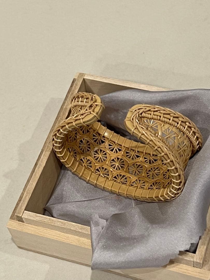 京竹籠 花こころ バングル / 菊（白竹）　ブレスレット　美の壺　工藝　民藝