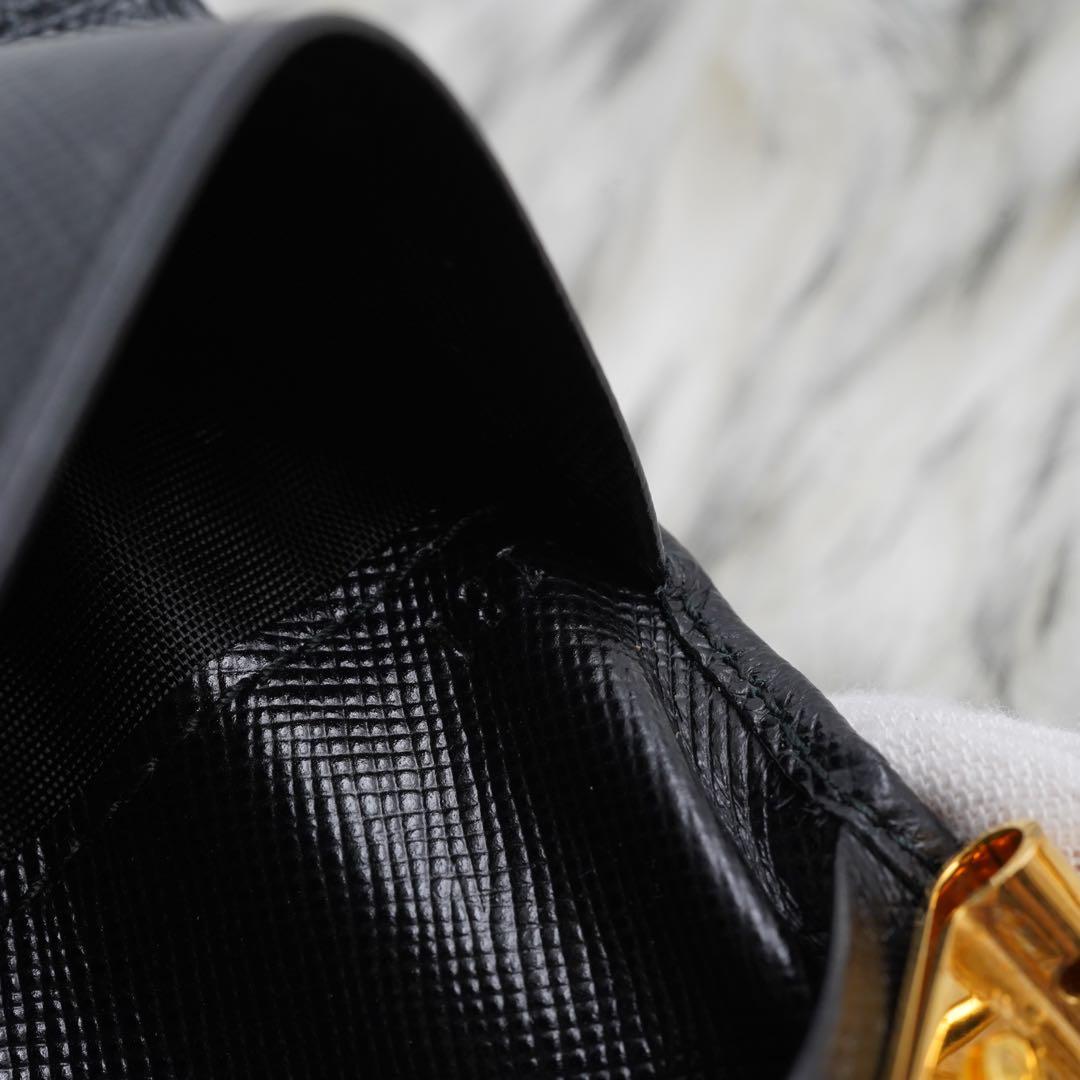 新品未使用品　箱付き　PRADA プラダ　キーケース　サフィアーノ　ブラック