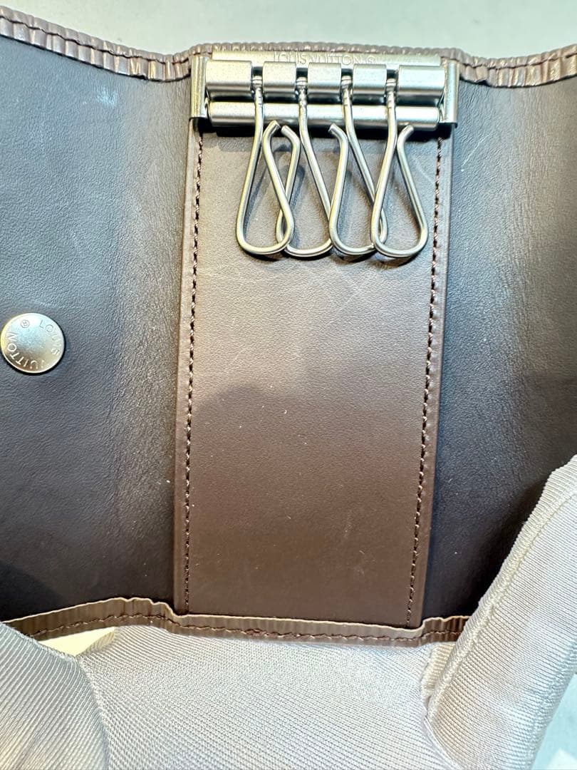 「未使用」ルイ ヴィトン エピ ミュルティクレ4連キーケース モカ ブラウン