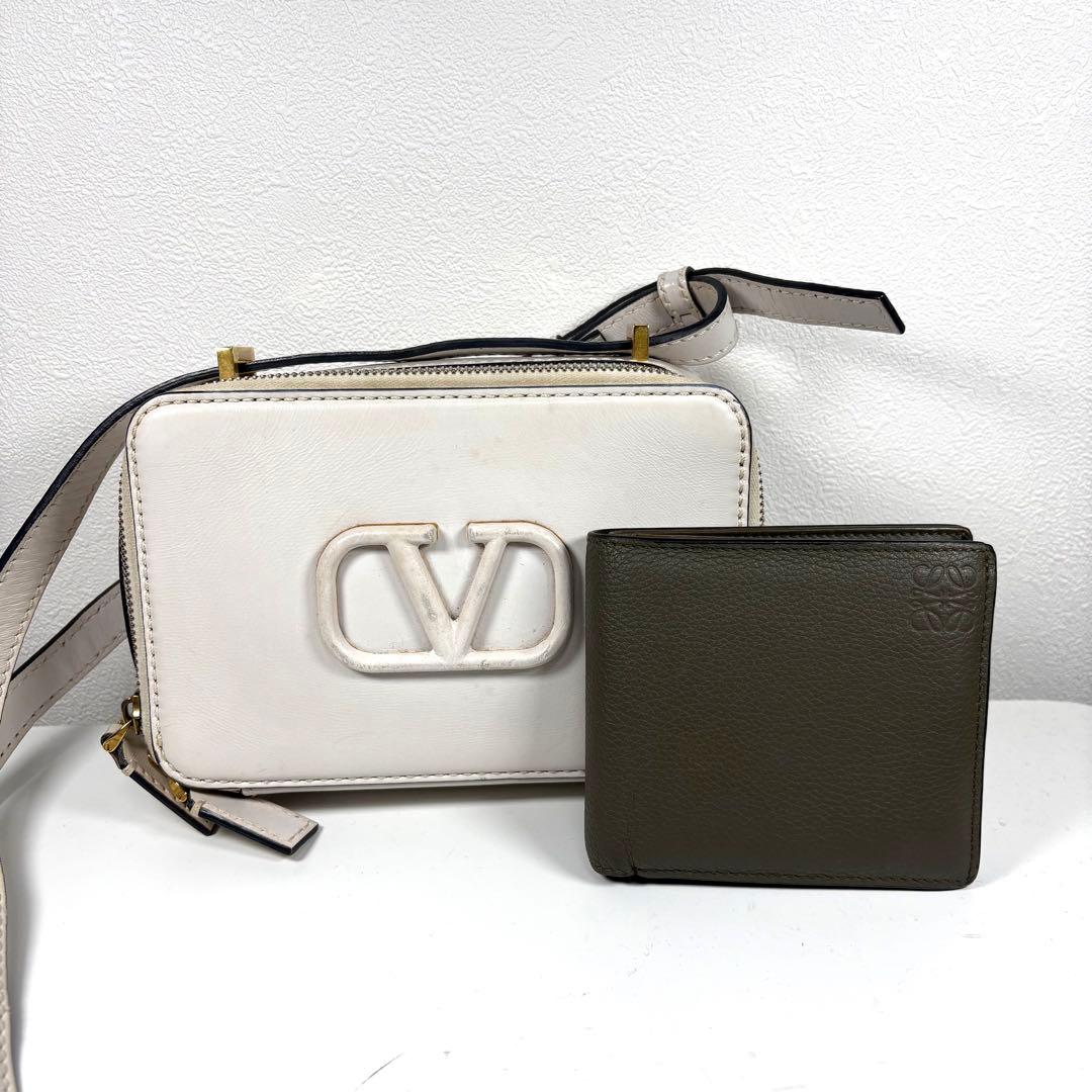 VALENTINO シグネチャー Vロゴ レザーショルダーバッグ カメラバッグ