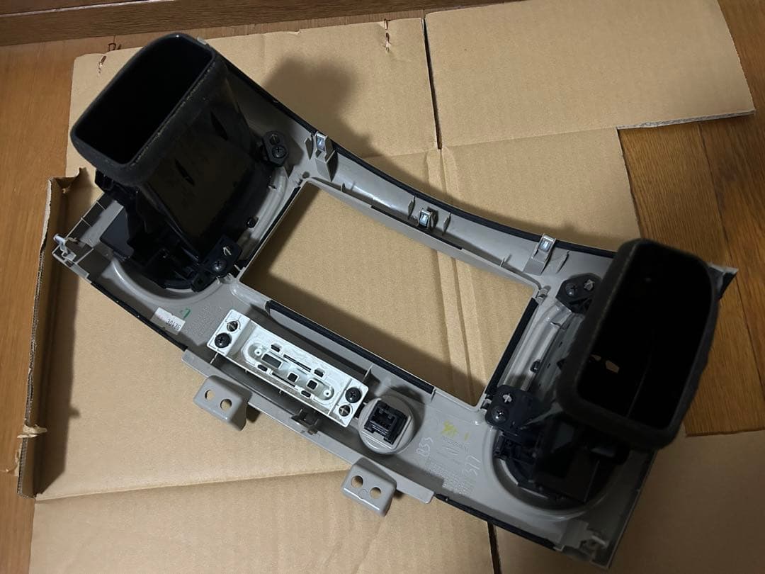 Z12 キューブ USエアバッグインジケータ オーディオパネル付