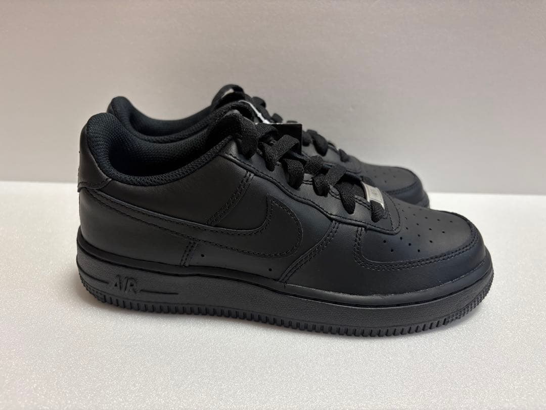 NIKE AIR FORCE 1 エアフォース1 ブラック　GS 23cm