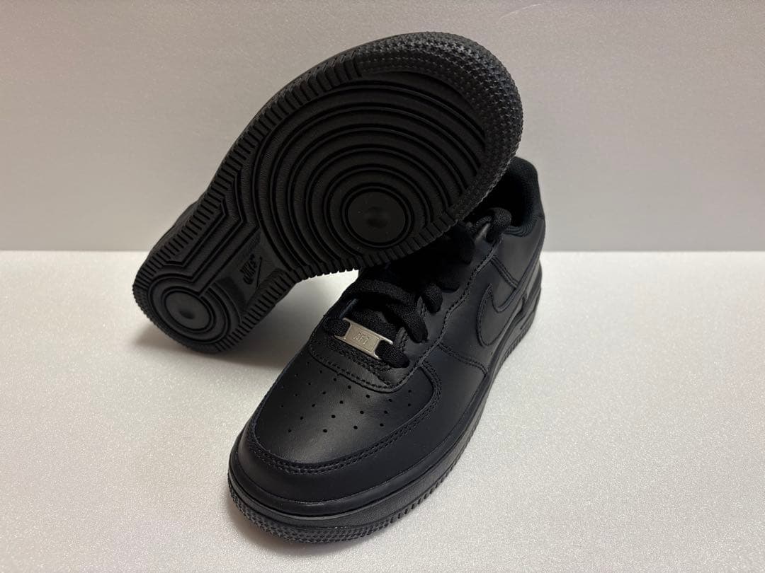 NIKE AIR FORCE 1 エアフォース1 ブラック　GS 23cm