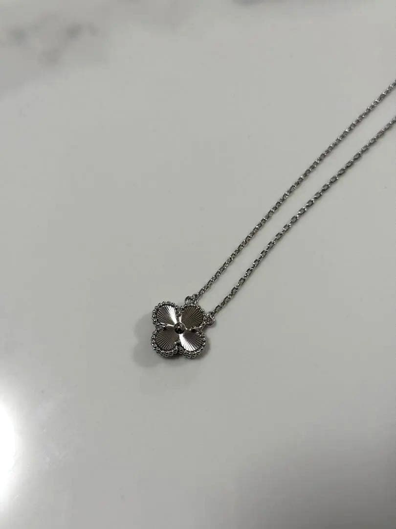 Van Cleef & Arpels ノベルティ ギヨシェ ネックレス