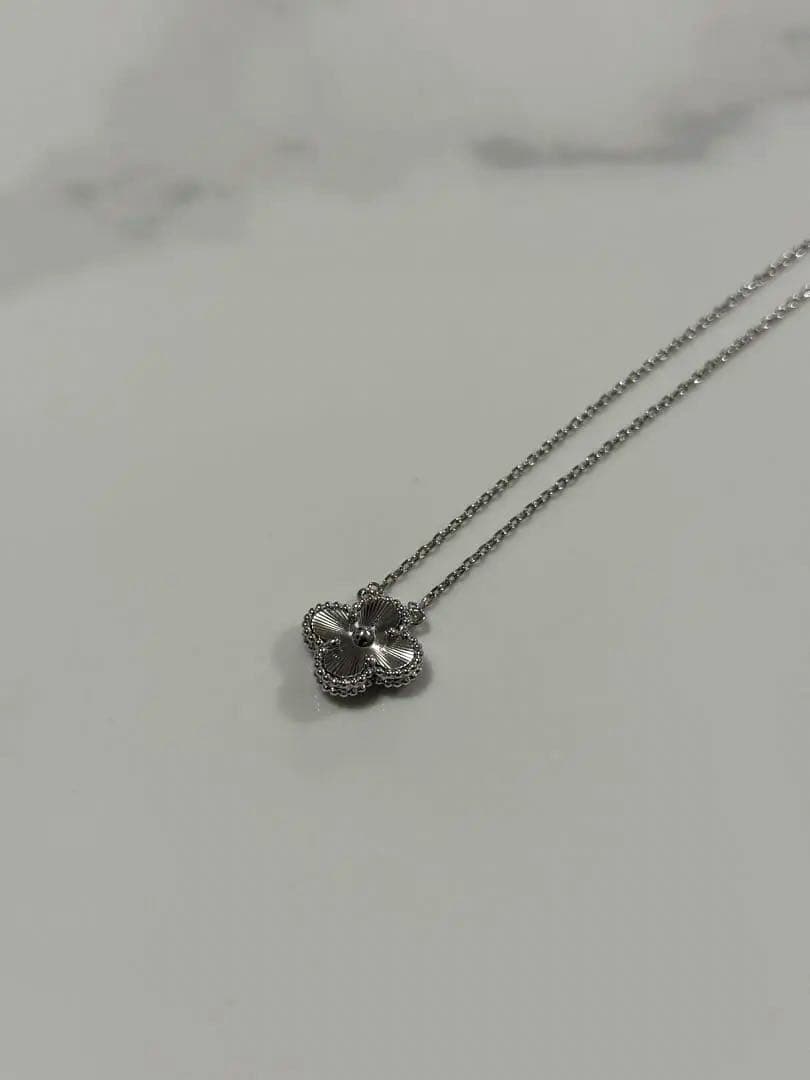 Van Cleef & Arpels ノベルティ ギヨシェ ネックレス