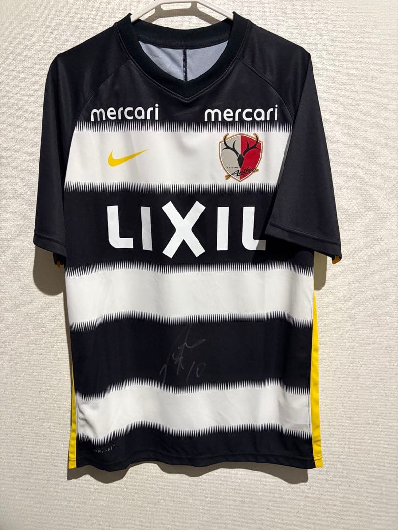 【新品未使用】鹿島アントラーズ プレマッチトップ サイン入り