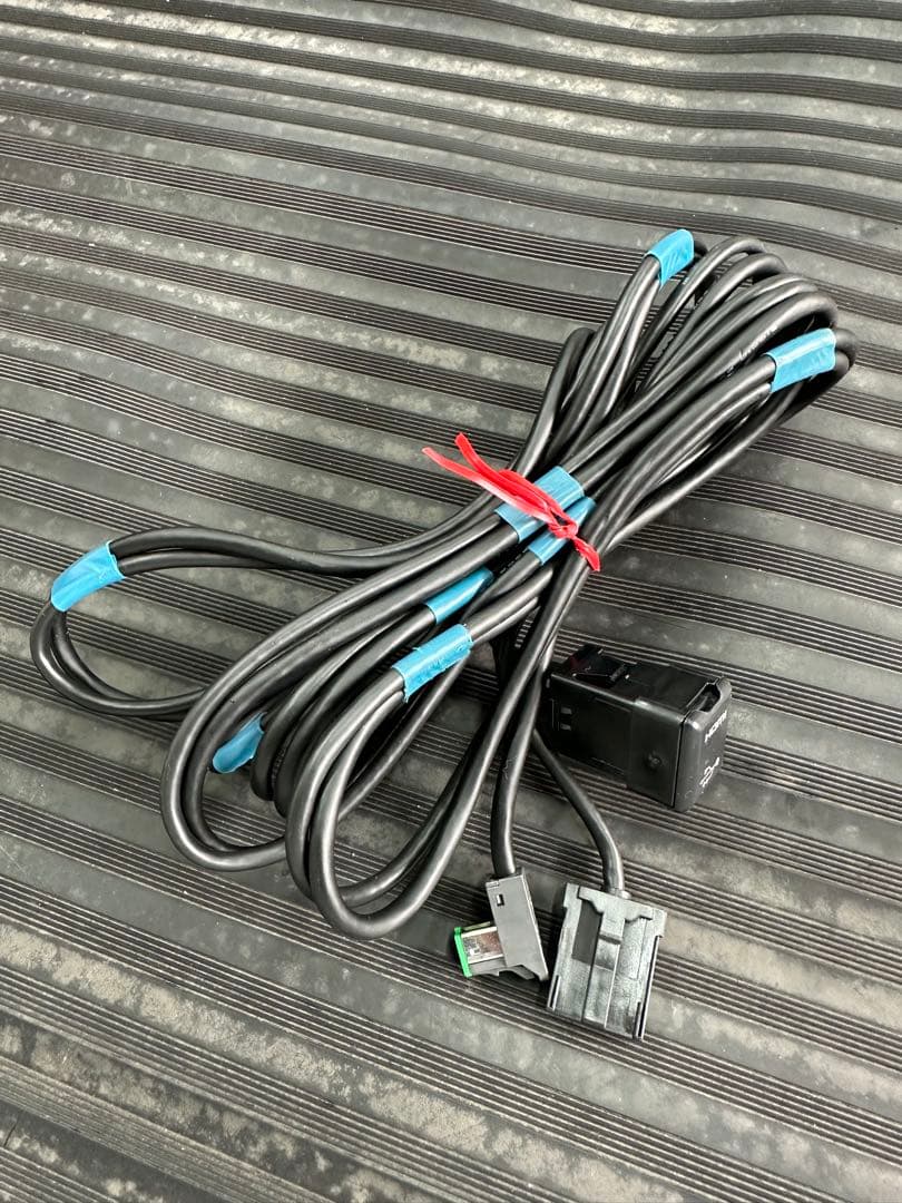 プリウス50 51 後期 HDMI ケーブル　086B0-00050 トヨタ純正