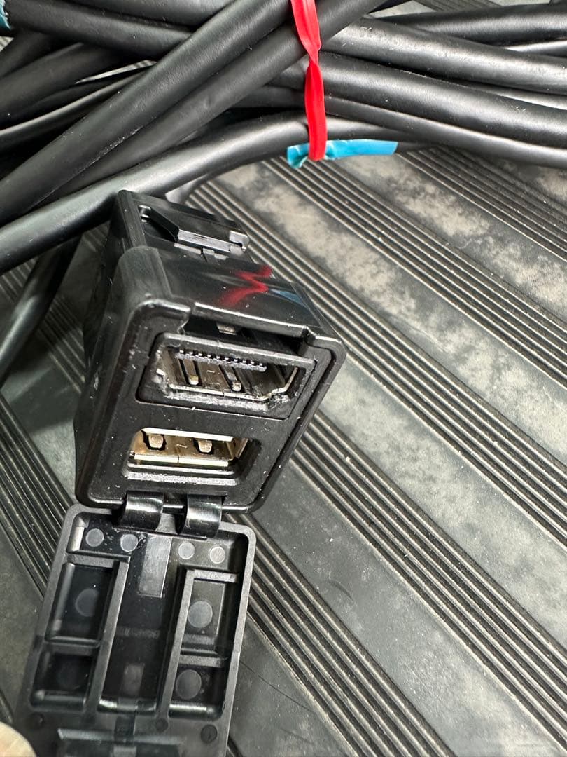 プリウス50 51 後期 HDMI ケーブル　086B0-00050 トヨタ純正