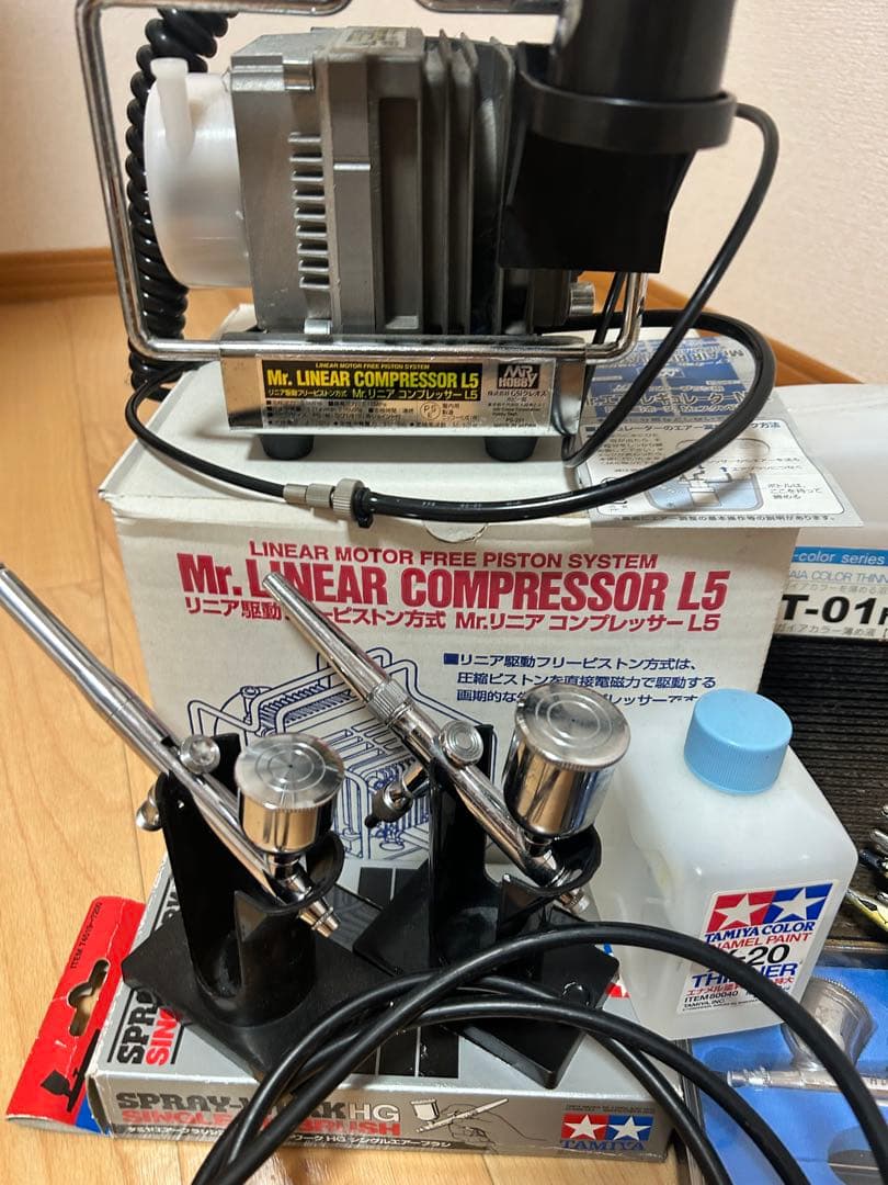 Mr. LINEAR COMPRESSOR L5 付属品多数タミヤエアブラシ等。