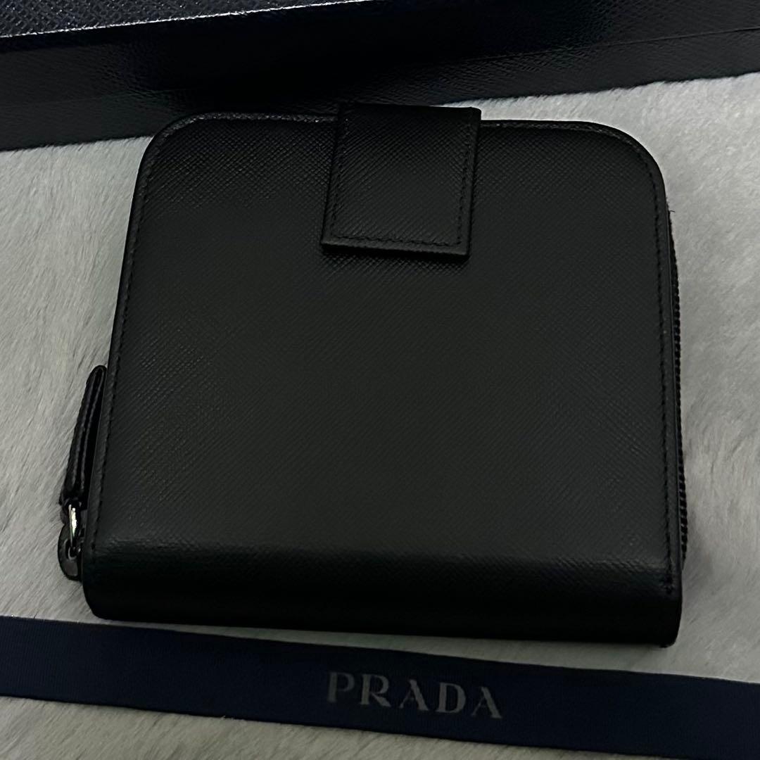 PRADA プラダ　折り財布　ラウンドファスナー　三角ロゴ　サフィアーノレザー