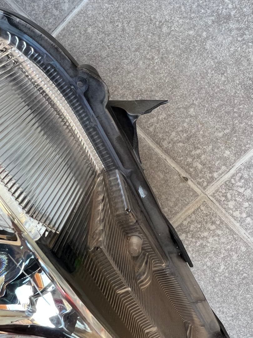 エスクァイア　80前期　ブラックテーラード　ヘッドライト　右　傷有り　ジャンク