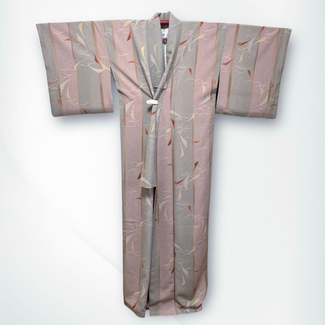 【美品✨】東レシルック　洗える着物　小紋　黄みのグレー　くすみピンク　縦縞　G7