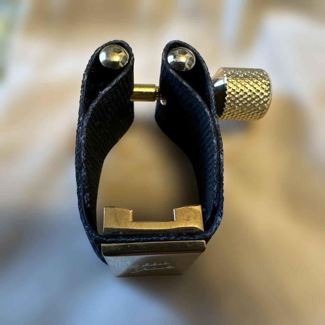 エディダニエルズ　B♭クラリネット用リガチャー　ゴールド