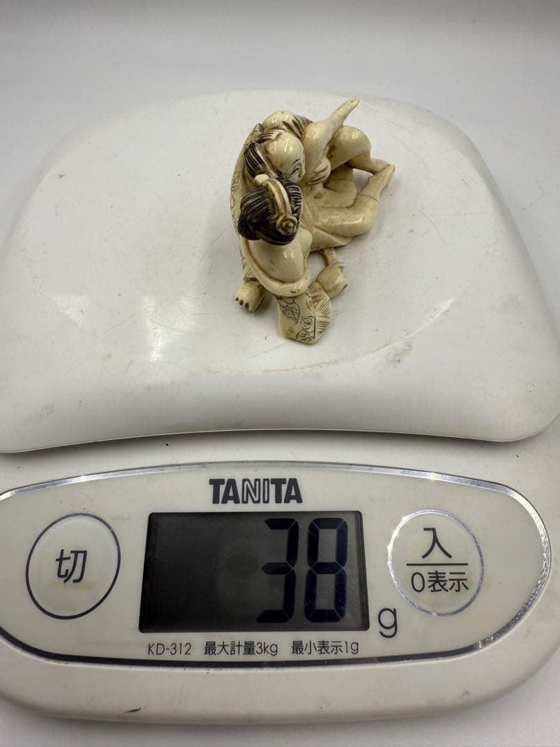 極上男女の愛のシーン 彫刻