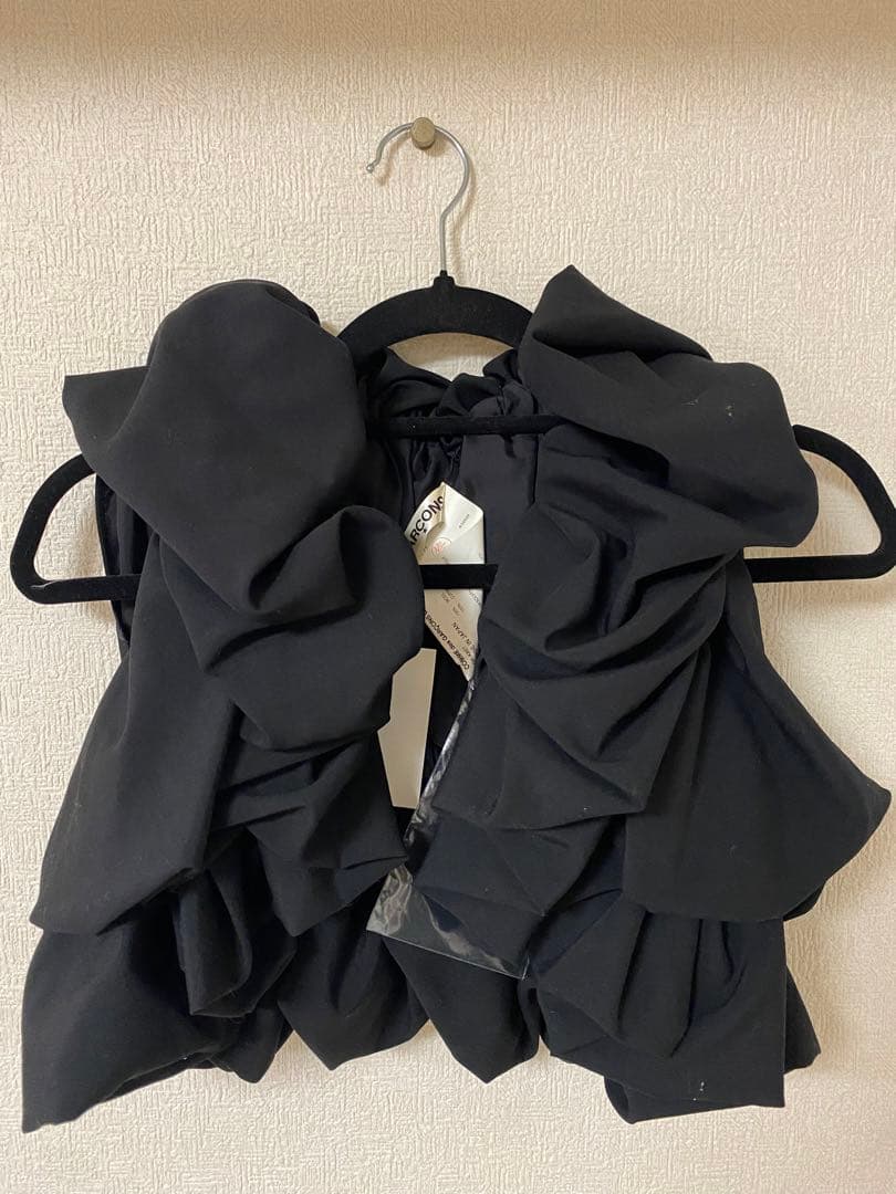 ネネCOMME des GARÇONS フリル ブラックベスト S