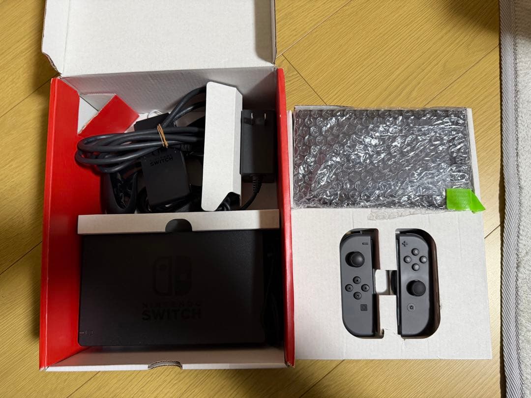 Nintendo Switch 本体 + ケース
