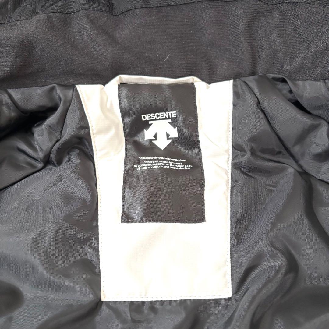 美品☆DESCENTE デサント スキーウェア　上下セット　メンズ　XO 白　黒