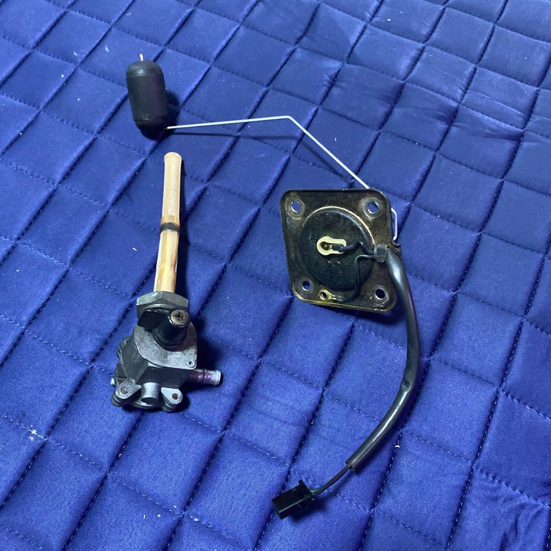 CB400fourNC36 燃料コックとセンサー