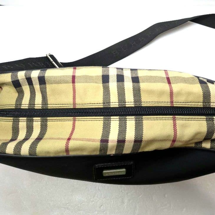 BURBERRY　ショルダーバッグ　ナイロン　ノバチェック　ブラック　良品