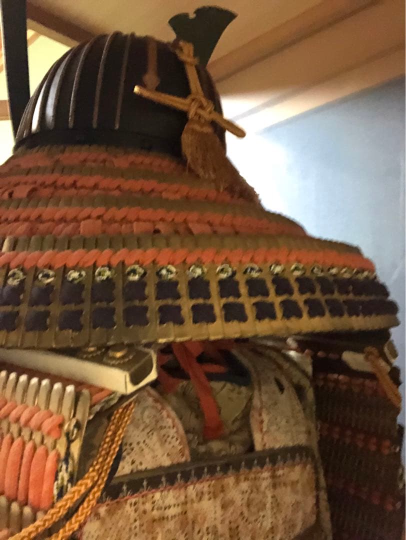 等身大甲冑一式　鎧、兜　血の跡のようなものあり