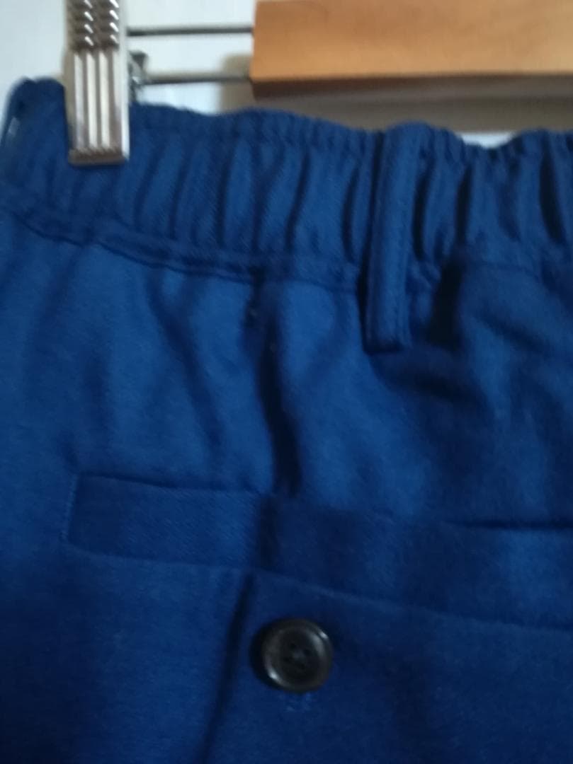 新品 TOMORROWLAND 22AW バックシャーリングスリムパンツ 青 S