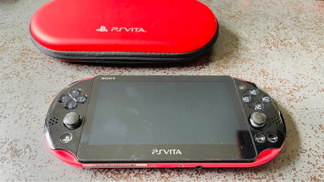 純正品 PlayStation Vita 本体 + ハードケース セット