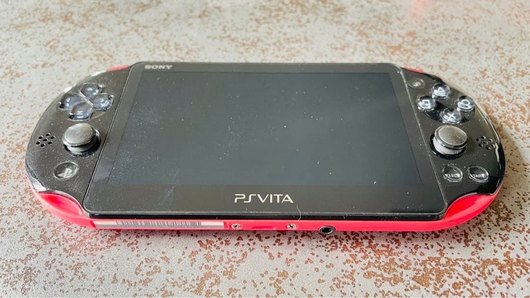 純正品 PlayStation Vita 本体 + ハードケース セット