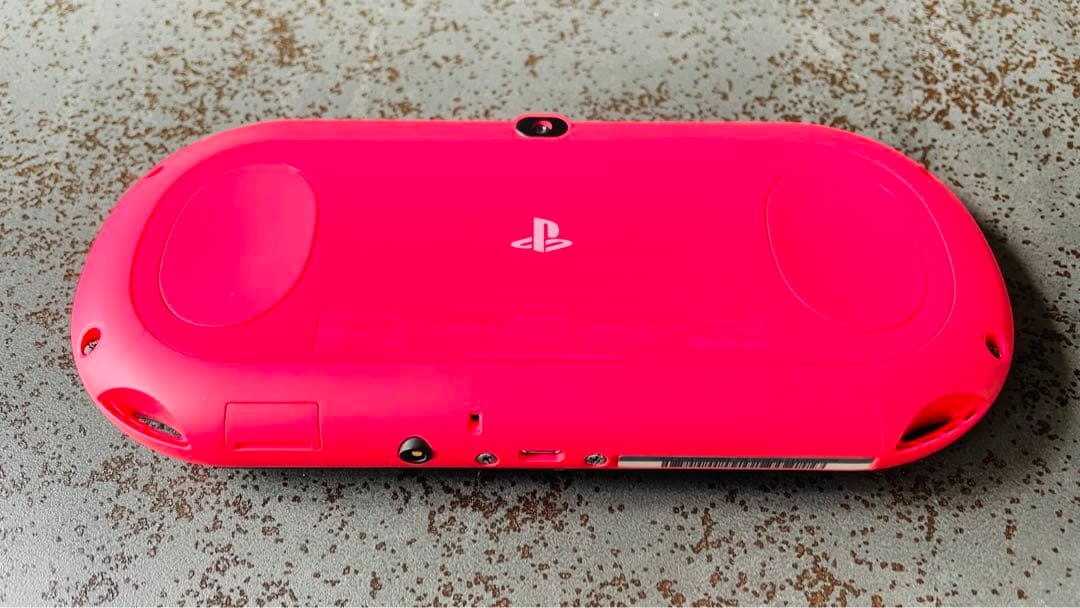 純正品 PlayStation Vita 本体 + ハードケース セット