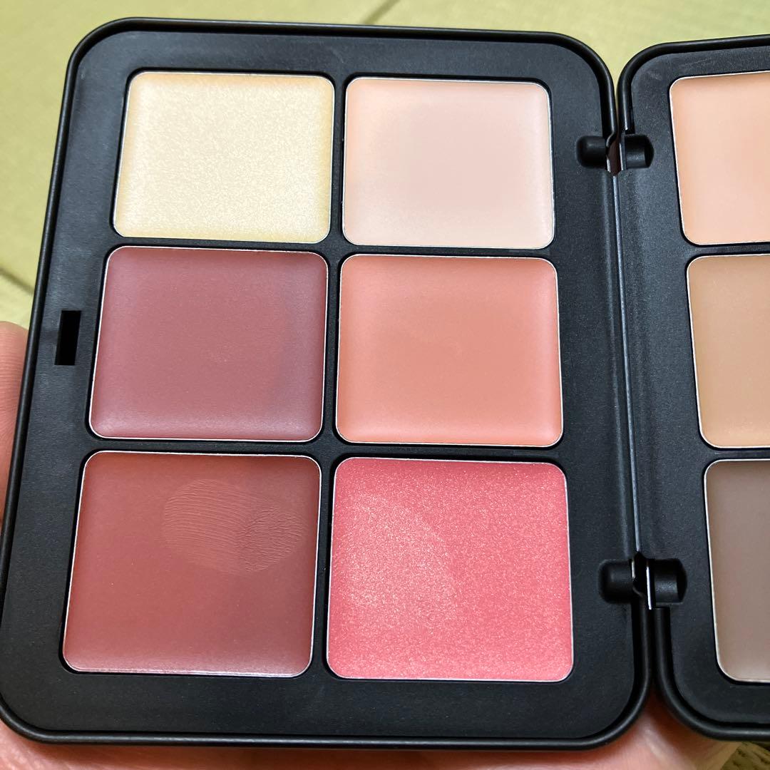 MAKE UP FOR EVER HDスキン エッセンシャルパレット H.0.1