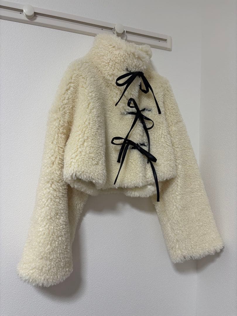 ソリン　シンセティックファー レースアップジャケット