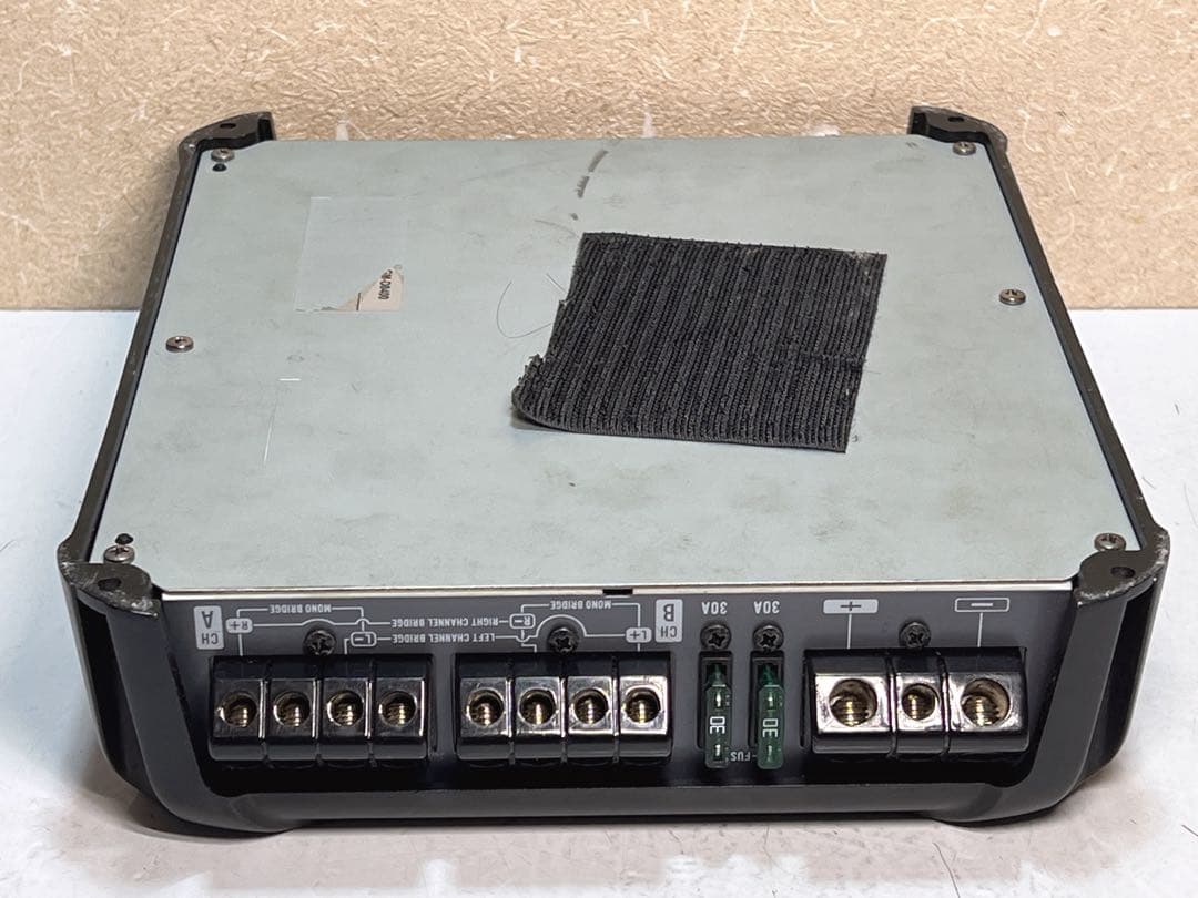 カロッツェリア　GM-D8400 パワーアンプ ジャンク品