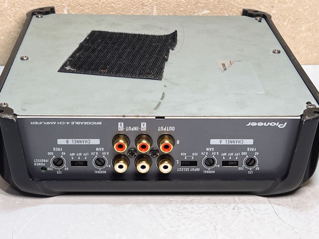 カロッツェリア　GM-D8400 パワーアンプ ジャンク品