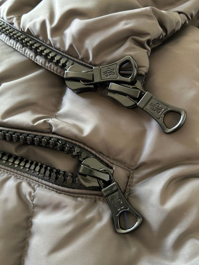 【モンクレール】ダウンベスト ダークグレー　サイズ0