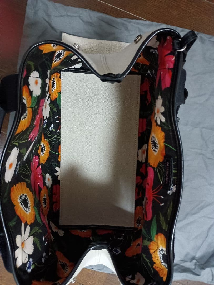 正規品希少★美品★BALENCIAGA トートバッグ ホワイトカバスS花柄