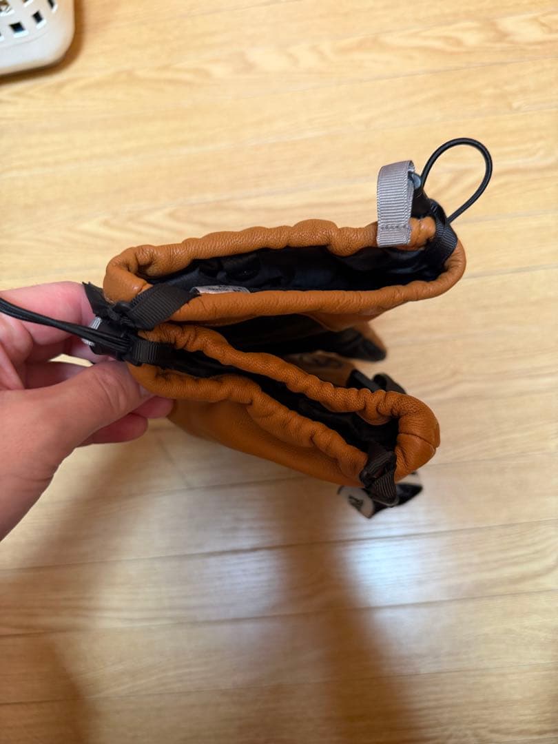 vicroy グローブ　カーキ