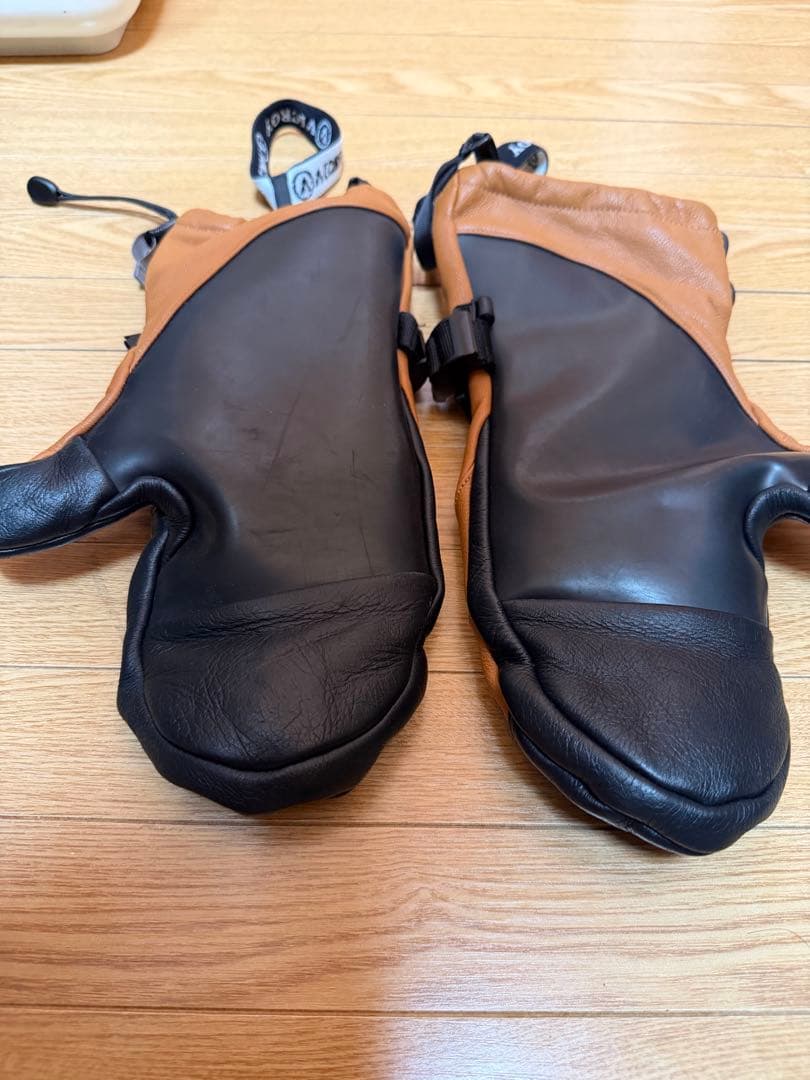 vicroy グローブ　カーキ