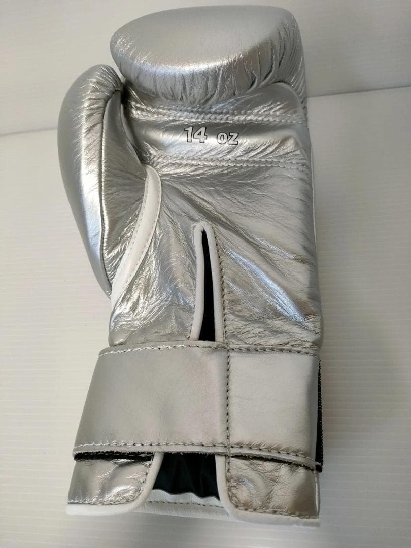 Winning ボクシンググローブ 14oz シルバー CO-MS-500B