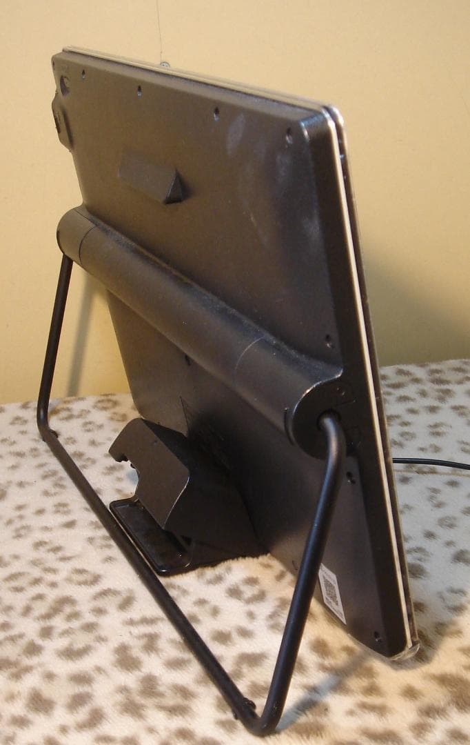 M*O様 15in　防水ポータブルテレビ2021年製 UN-15LD11D