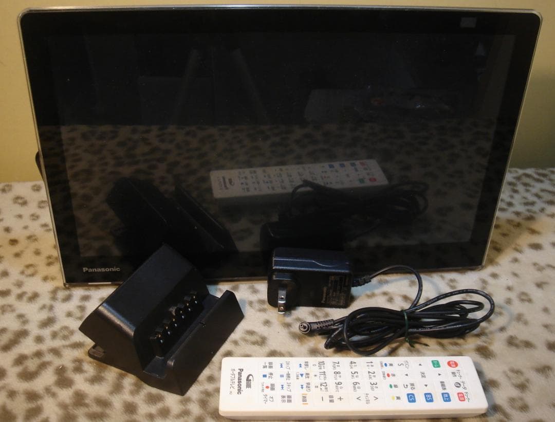 M*O様 15in　防水ポータブルテレビ2021年製 UN-15LD11D