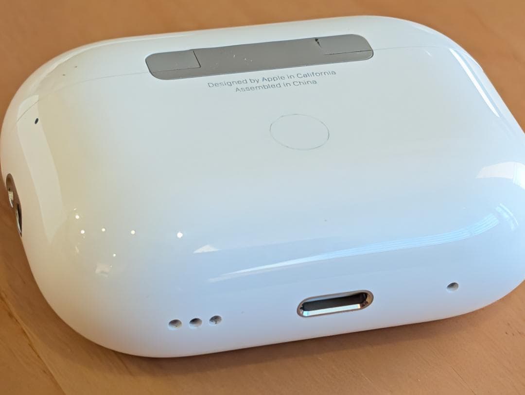 【美品】AirPods Pro (第2世代) MQD83J/A ライトニング端子