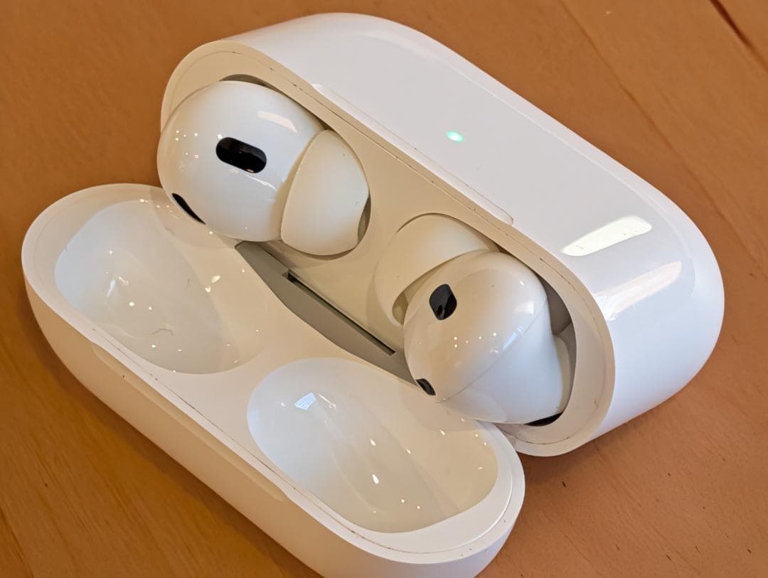 【美品】AirPods Pro (第2世代) MQD83J/A ライトニング端子