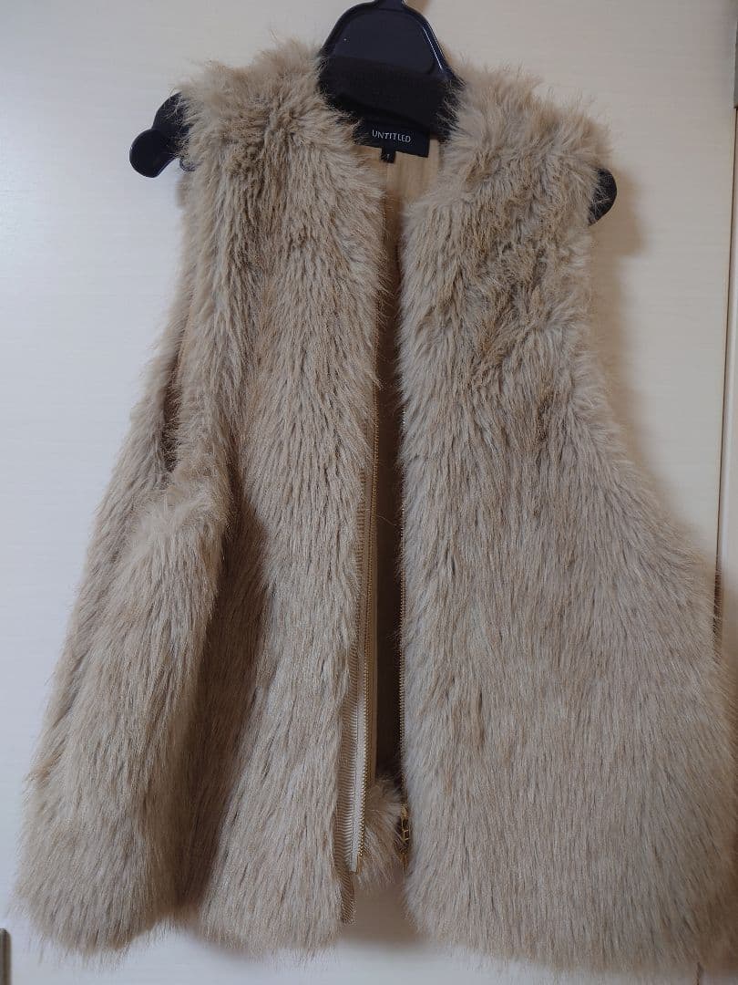 UNTITLED フェイクファーベスト M べージュ系