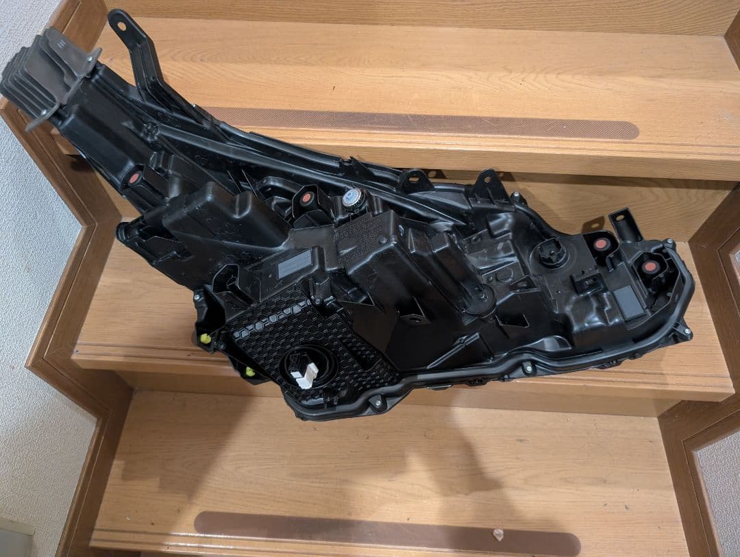60系　トヨタ　プリウス　左　ヘッドライト　PHEV