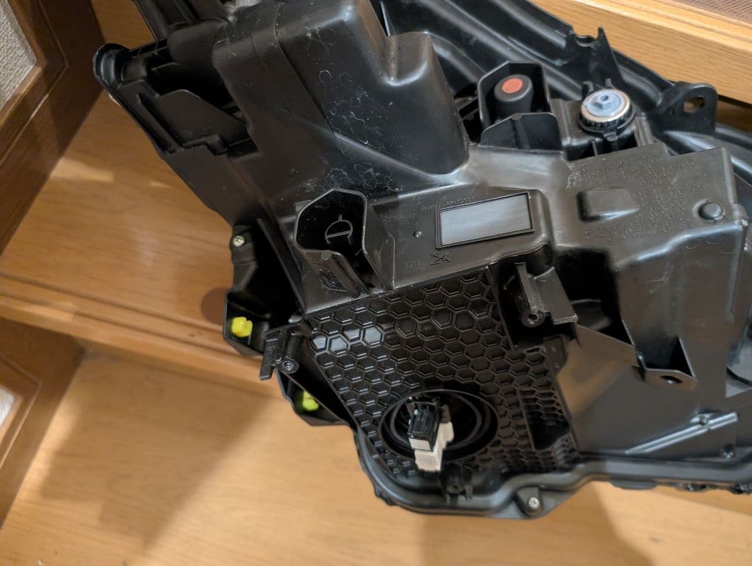 60系　トヨタ　プリウス　左　ヘッドライト　PHEV