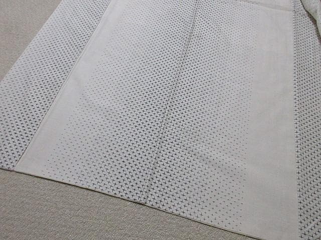おしゃれ蚊絣：白い紬織着物：美品：13号：袷正絹：トールサイズ：P22