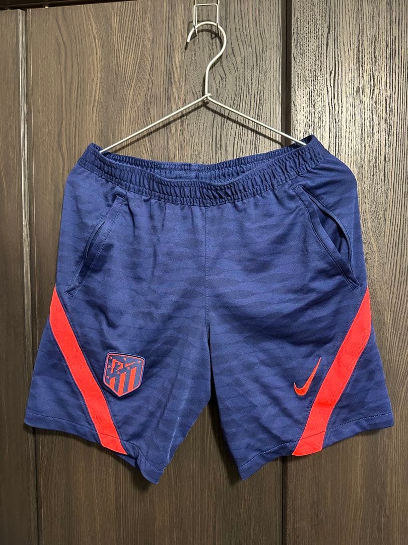 【値下げ中】アトレティコ・マドリード　トレーニングウェア　Mサイズ　上下3点