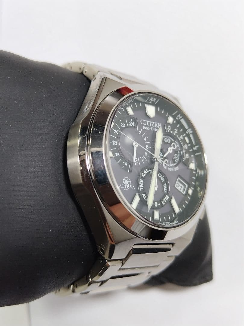 シチズン　アテッサ　エコドライブ　充電池新品　軽量チタン製 電波時計