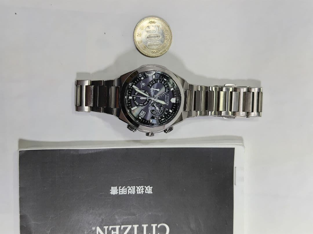 シチズン　アテッサ　エコドライブ　充電池新品　軽量チタン製 電波時計