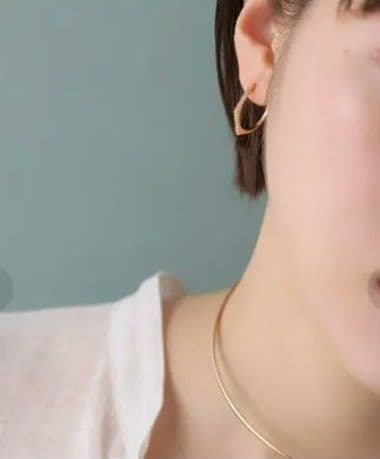 Lilias ラインホワイトトパーズピアス